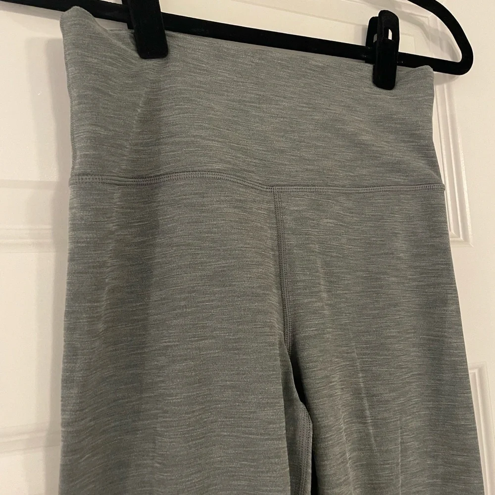 Athleta Ultra High Rise Elation 7/8 leggings, grey, size small - Picture 5 of 5
